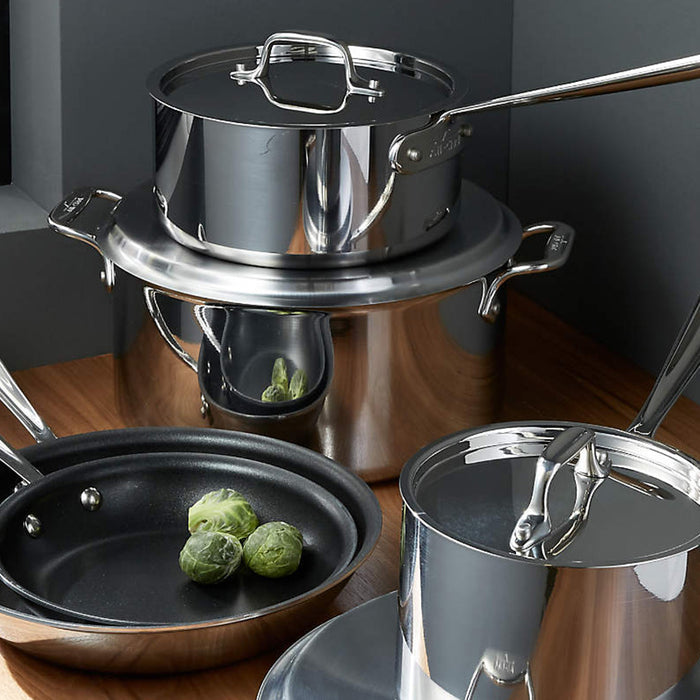 The difference between non-stick and stainless steel cookware